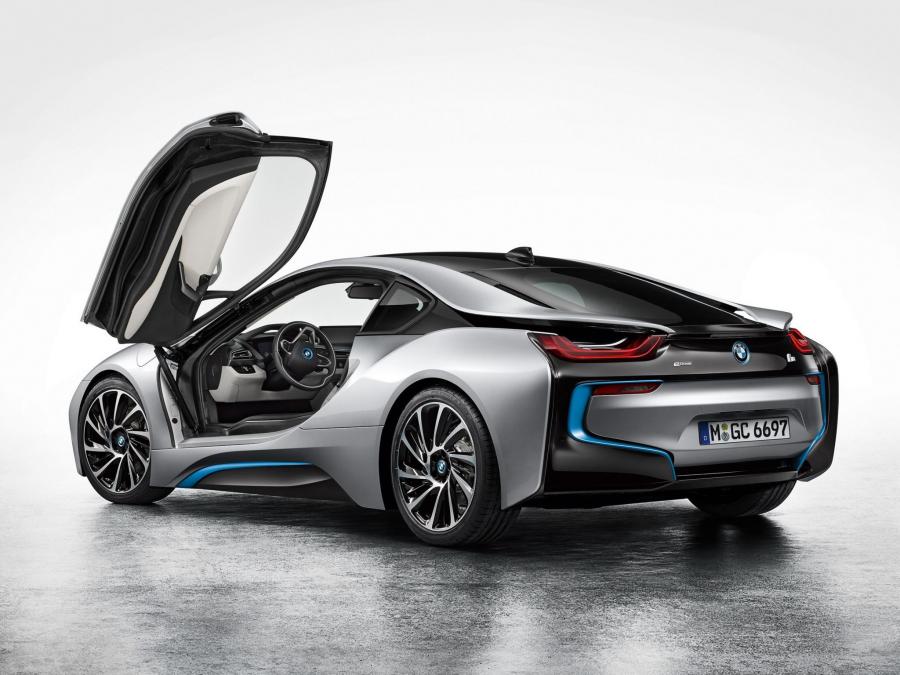  BMW i8 2014 года  (фото 17 из 180)